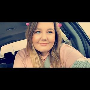 Meet your Posher, Alyssa